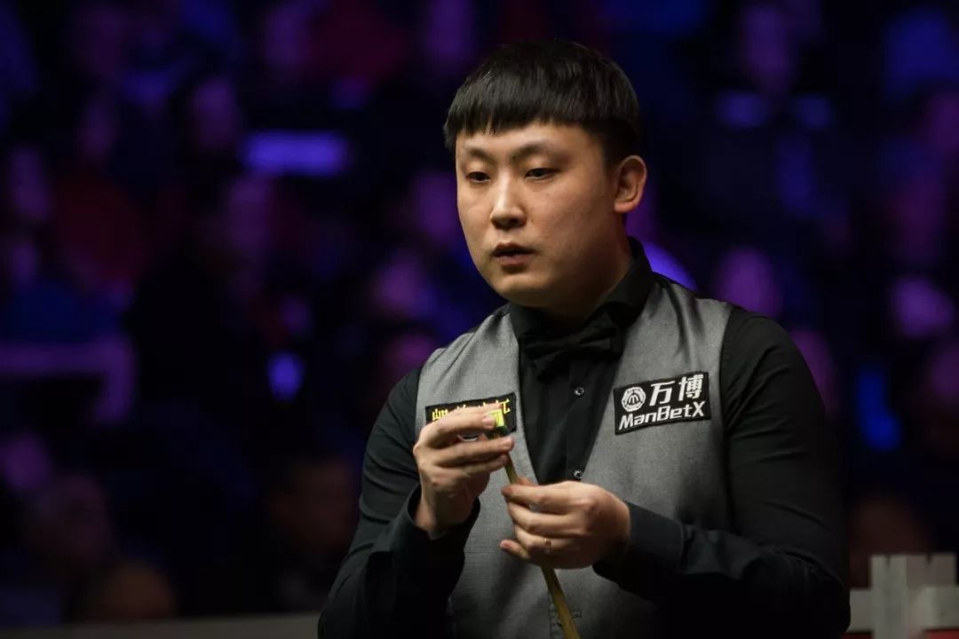 为显示出莫 为显示出莫