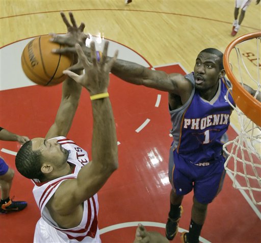 后防线上拥 后防线上拥