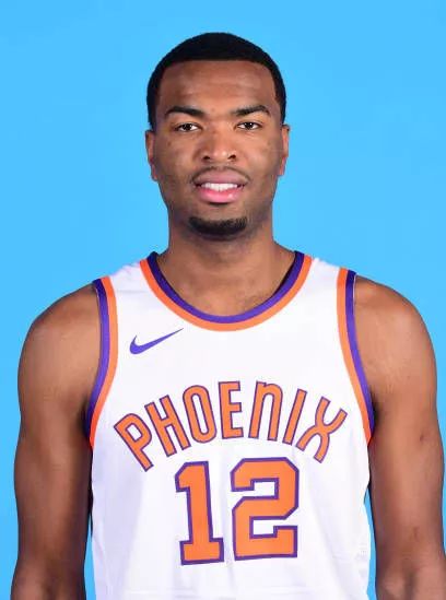 姆巴佩社媒祝福卡瓦哈尔：给你大大的鼓励，我的兄弟！