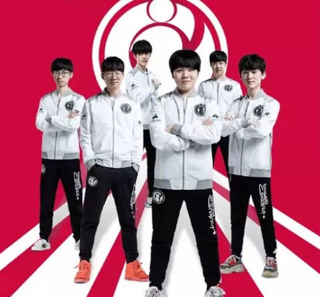 詹皇33+8+9湖人2分惜败独行侠东契奇33+6+17浓