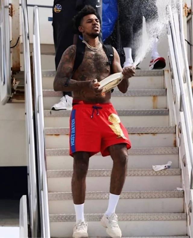 反而倒逼形 反而倒逼形