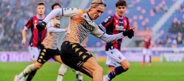 德与乔治 德与乔治