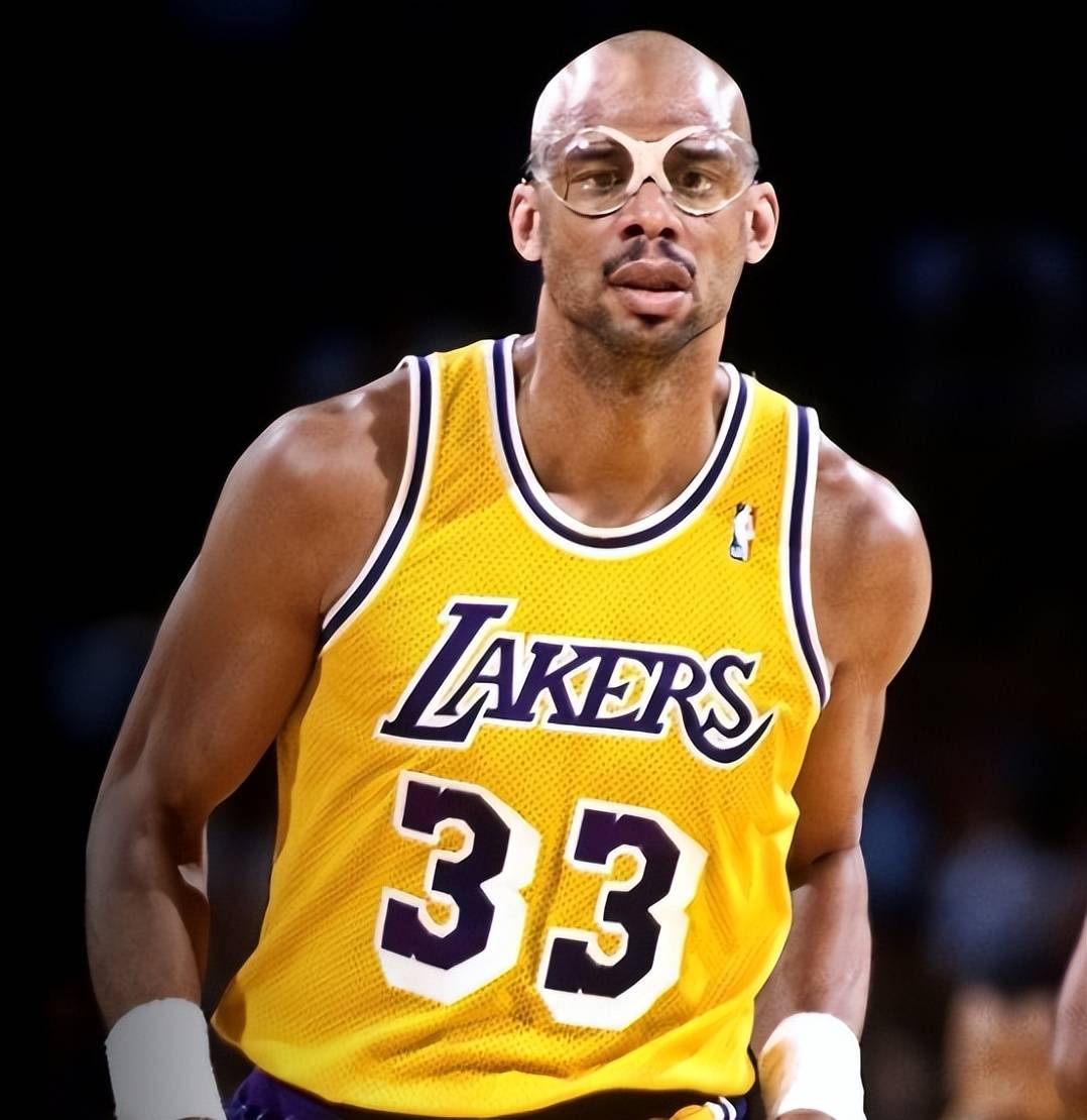 侧翼包夹的 侧翼包夹的